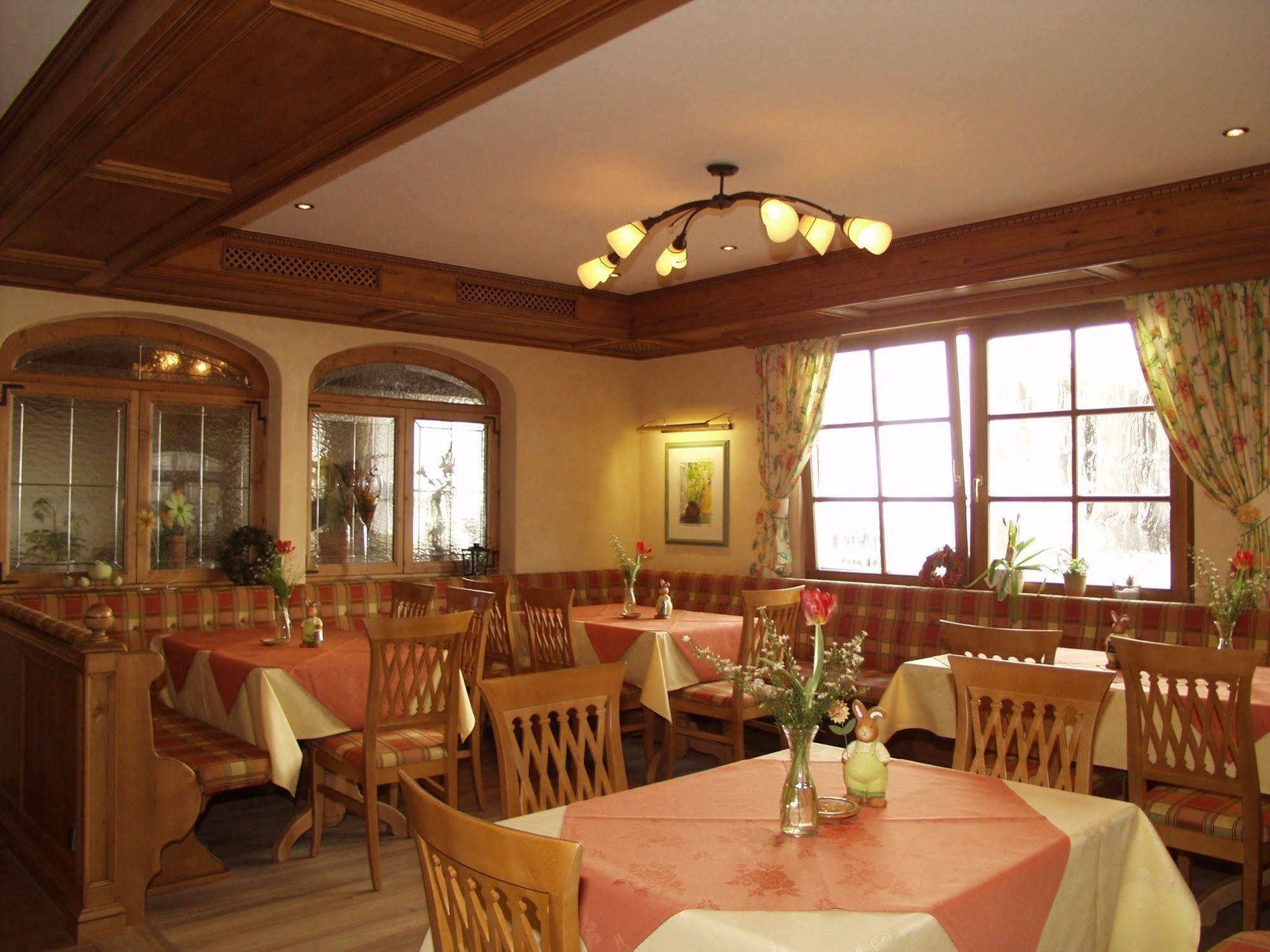 Landgasthof Goldene Rose Grub am Forst Exterior photo